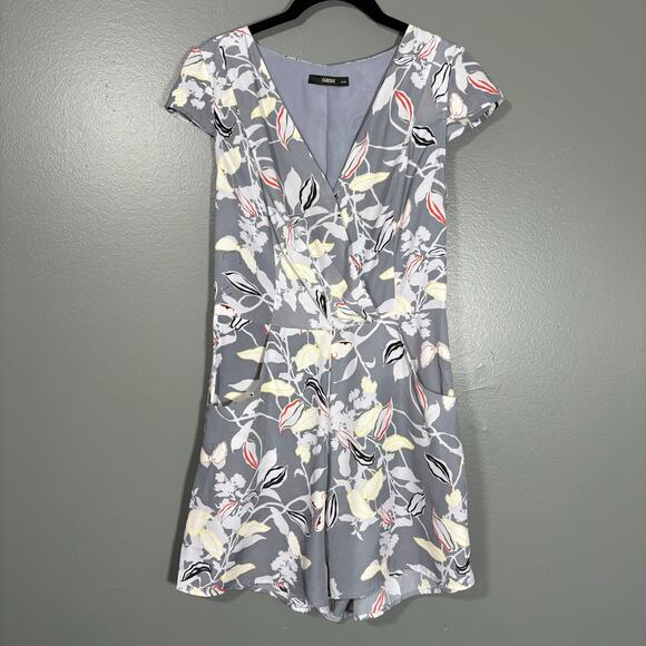 Oasis Women's Gray Floral Faux Wrap Shorts Romper - Size 8 - Pockets - Playsuit - Picture 1 of 8